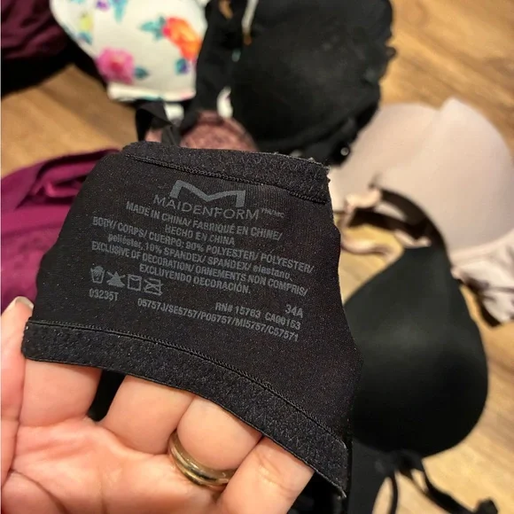 Victoria's Secret Bra Bundle - Black, Maroon, Floral, Light Pink | Size 32A /34A - Picture 6 of 7